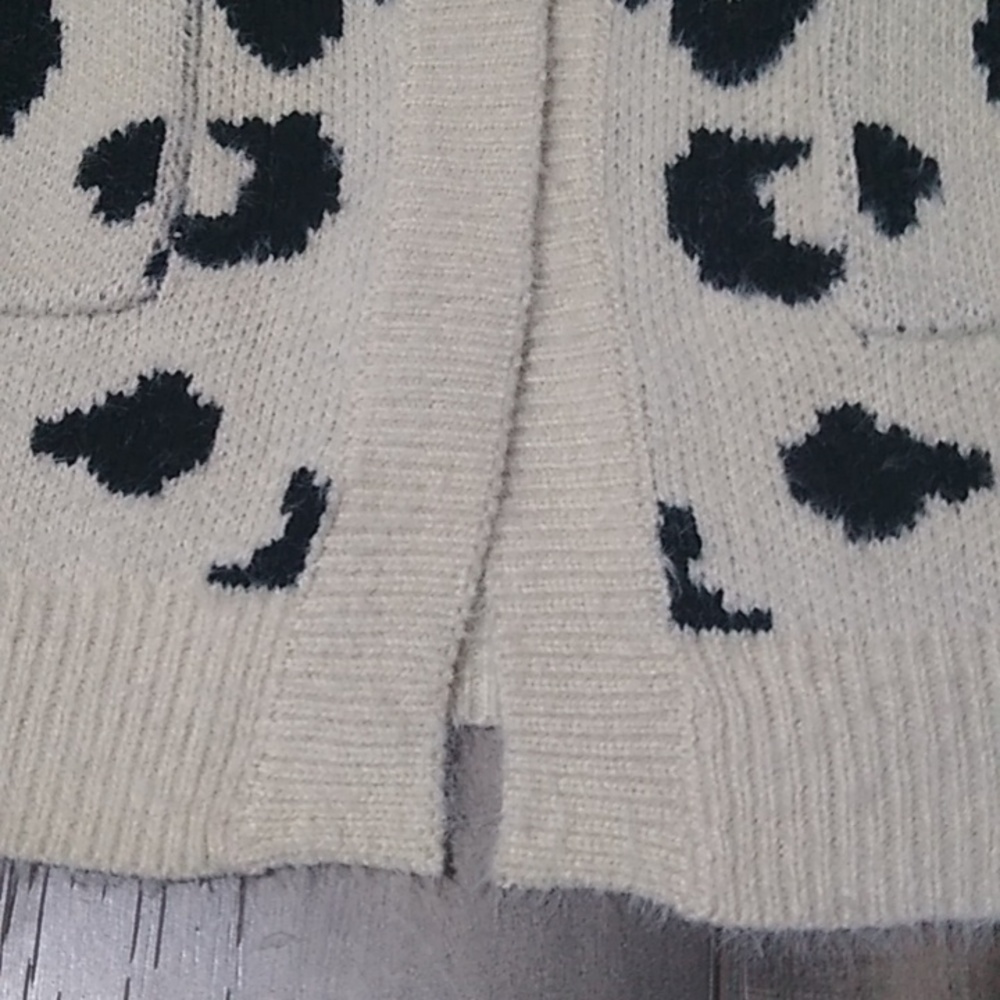 Dreamers by Debut Leopard Cheetah Print Cardigan Sweater Shrug Size M/L - Picture 5 of 11